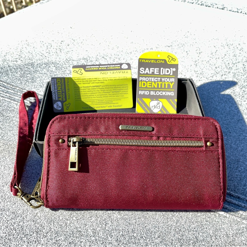NWT Travelon wallet RFID protection clutch dark red burgundy maroon - Picture 3 of 11
